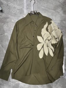 Statement Leaf Women's Shirt – Style 06, view 3