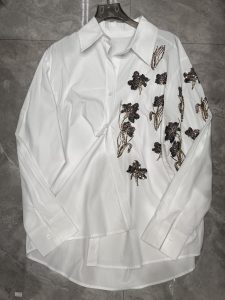 Botanical Detail Women's Shirt – Style 07, view 3